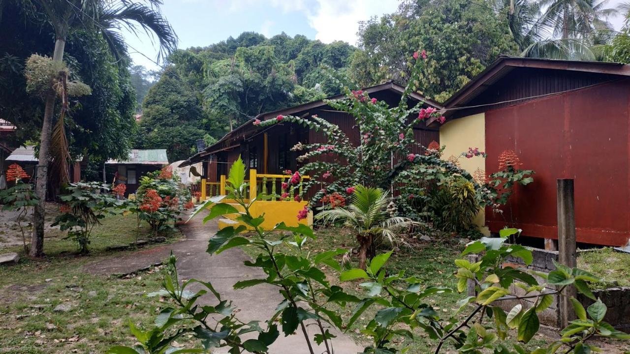 Johans Chalet Hotel Kampong Ayer Batang Exterior photo