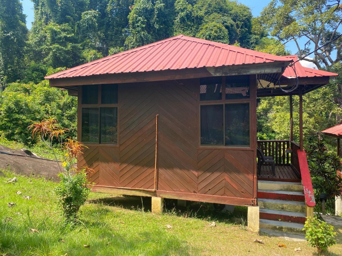 Johans Chalet Hotel Kampong Ayer Batang Exterior photo