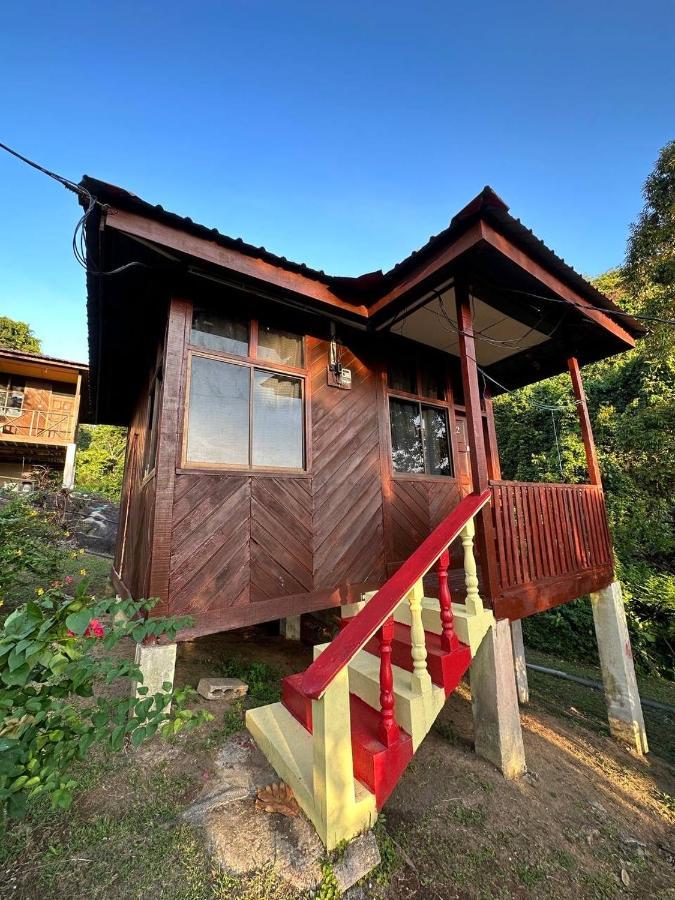 Johans Chalet Hotel Kampong Ayer Batang Exterior photo