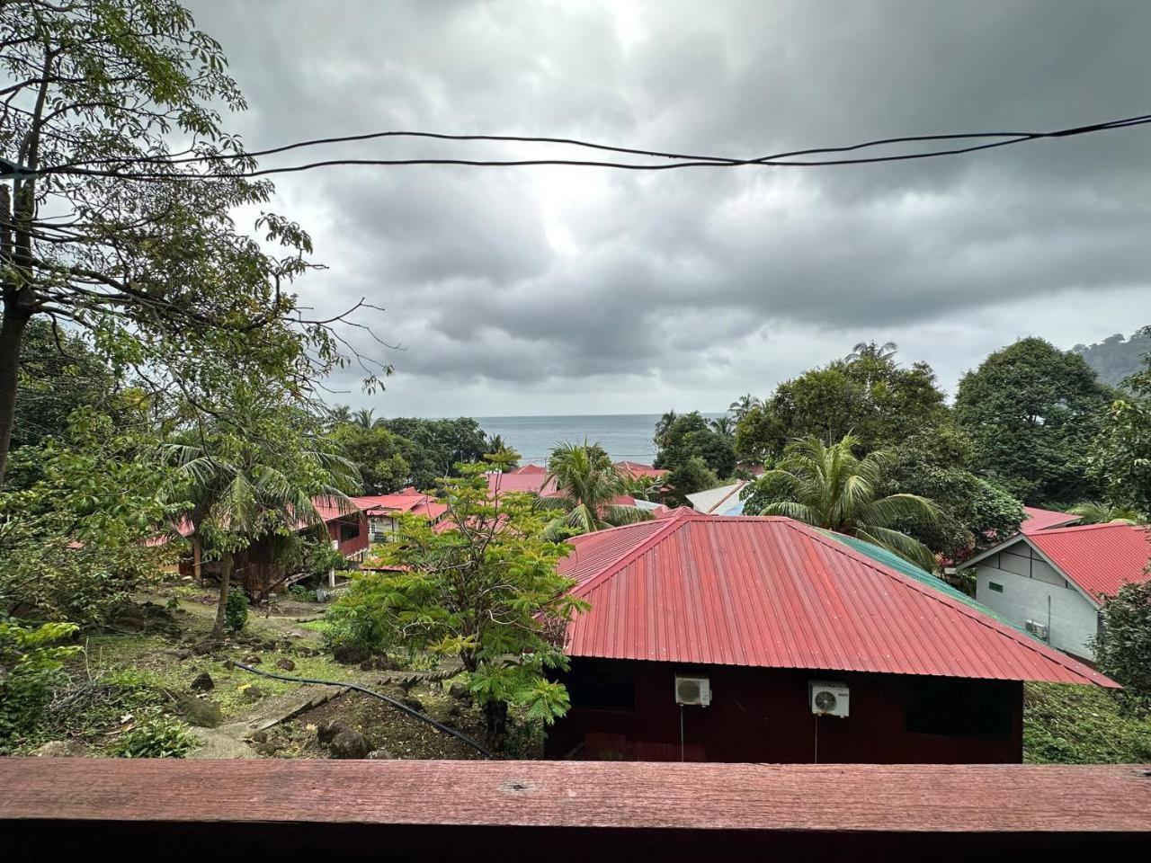 Johans Chalet Hotel Kampong Ayer Batang Exterior photo